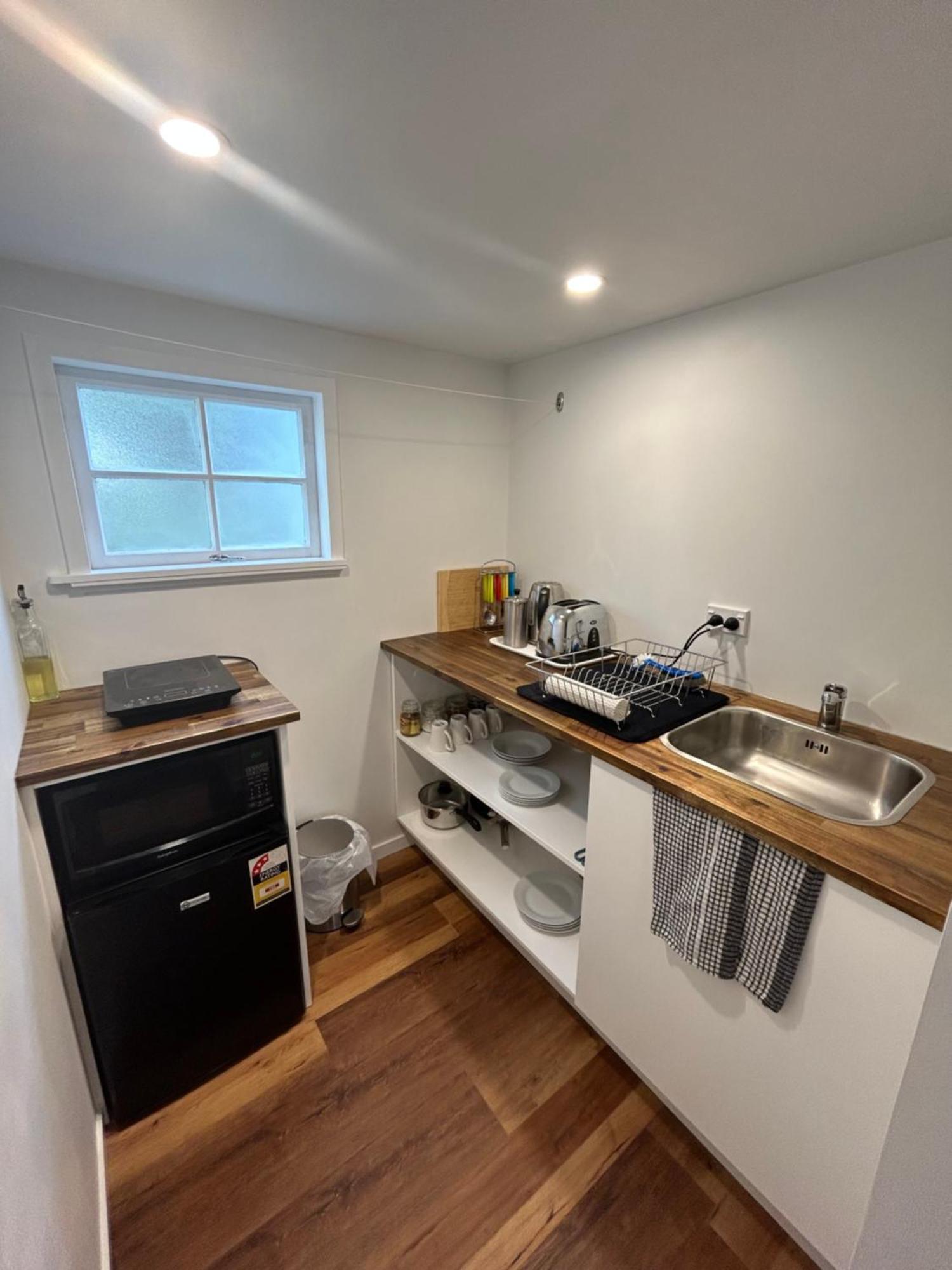 2 Bedroom Private Guesthouse In Korokoro Lower Hutt Zewnętrze zdjęcie